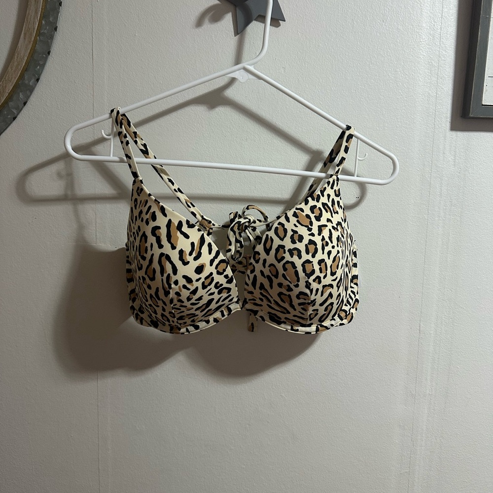 Chic Leopard Print bathing suit top 32DDD
